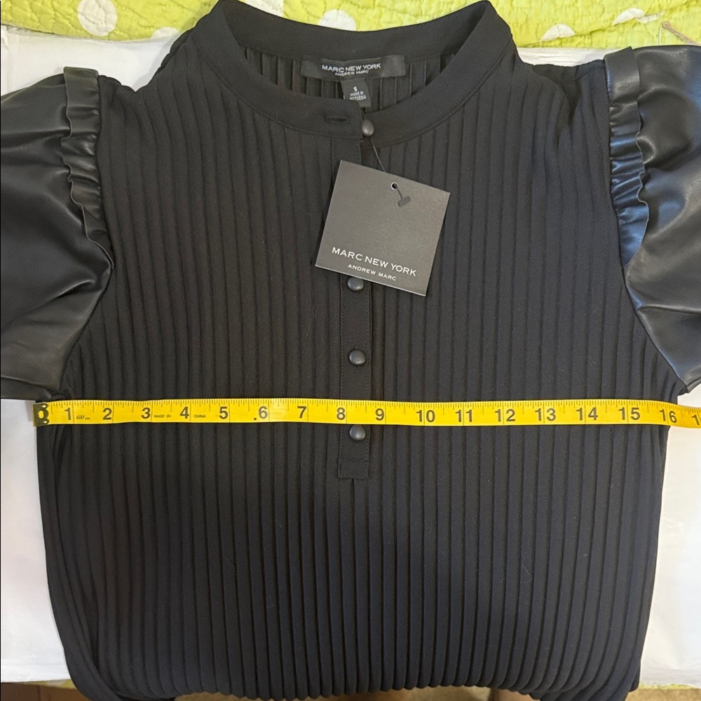 Marc New York Black Textured Puff Faux Leather Short 5-Button Top - Picture 7 of 13